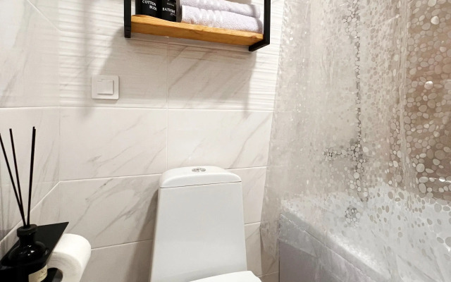 Studiya s Vidom na Gory i Basseyn Apartments