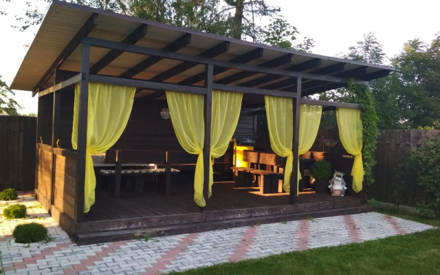 Частный дом Дом с беседкой