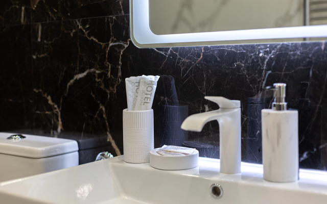 Квартира стильная большая с балконом и великолепным видом Кватро 128