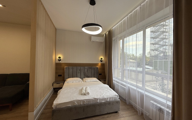 V Zolotom Kvadrate Flat