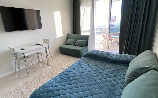 Na Ulitse Uchitelskoy 9 Flat