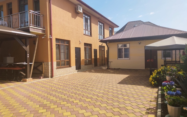 Avgust Guest House