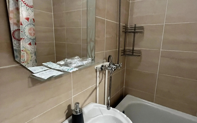 Shikarnaya odnushka vozle Akvaparka Flat