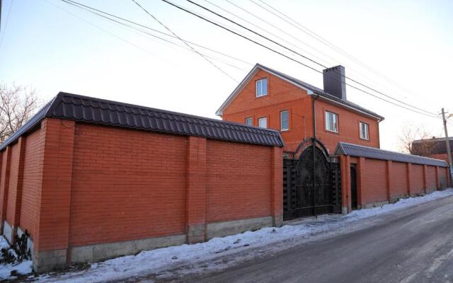 L'yuis Rostov Na Donu Guest House