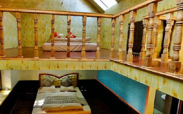 Agyaat Vaas`Hotel