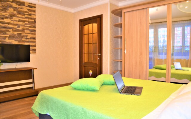 Podmoskovny Krov V Tsentre Zheleznodorozhnogo Na Avtozavodskoy 4k3 Apartments