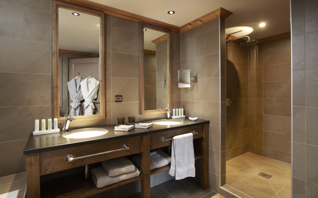 Hotel L'HELIOS & SPA