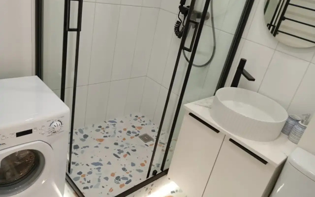 Na Kvartale U Metro Flat