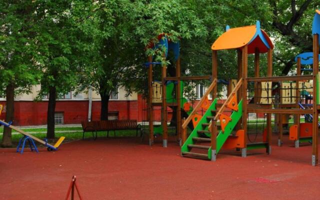 U Metro Sportivnaya Apartments