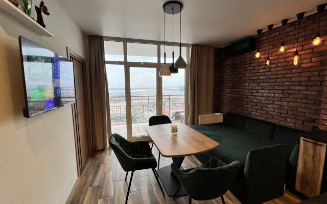 S Shikarnym Vidom Apartments
