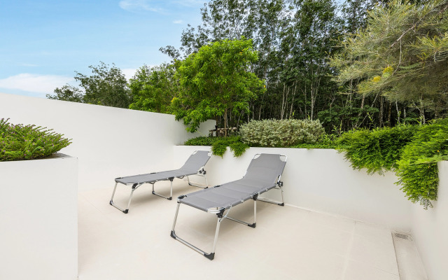 Qabalah 2BR Villa, Pool & Rooftop near Bangtao Villa