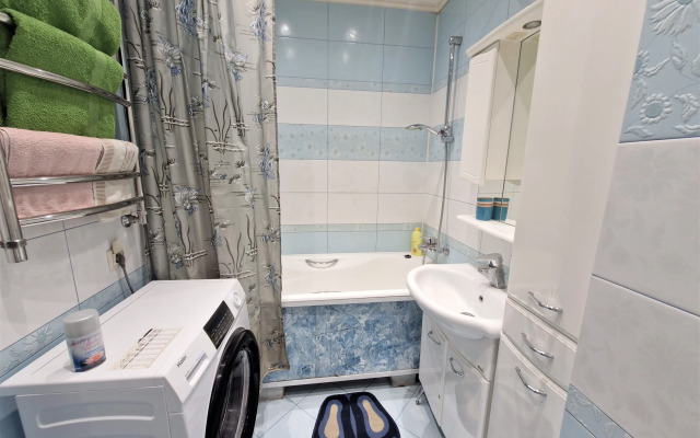 Bolshaya Svetlaya Na Kolpakova Flat
