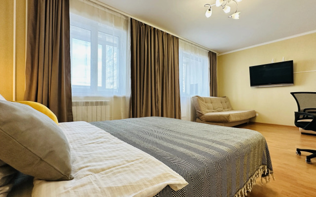 Uyutnaya Dvukhkomnatnaya Nedaleko Ot Trk Planeta Flat
