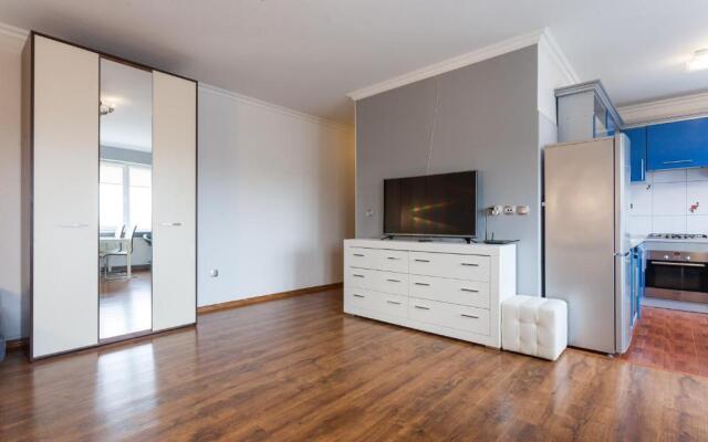 Tryohkomnatnyj Penthaus, YUzhnyj vokzal,Kolibri#27/13 Apartments