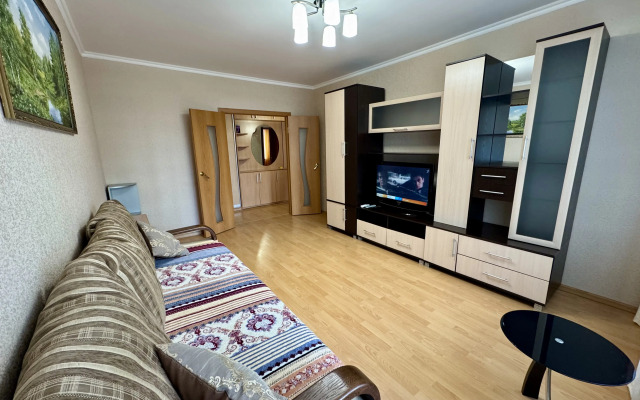 Na Ulitse Matrosova 46 Flat