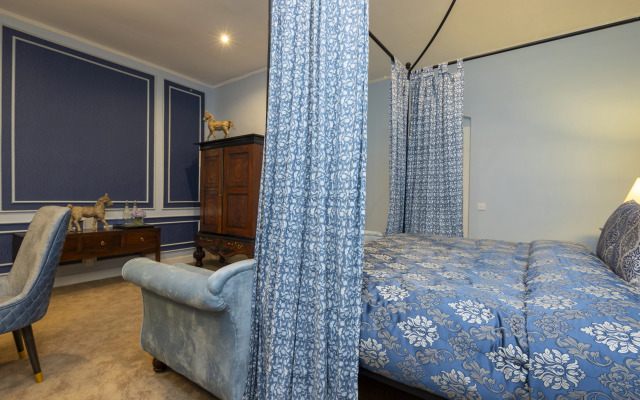 Hill Rise Luxury Villa & Stables by Edwards Collection Villa