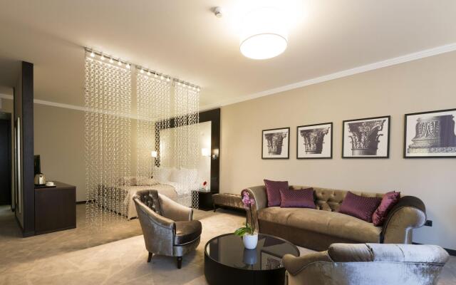Constantine the Great Hotel