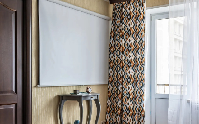 Квартира с кинопроектором пешком по Арбату до Кремля