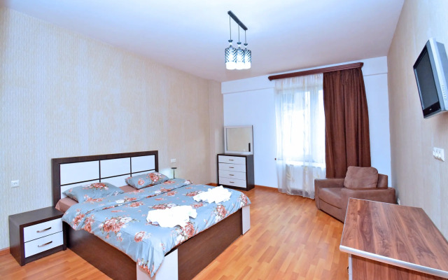 Prostornaya Kvartira na Severnom Prospekte, Hh533 Flat