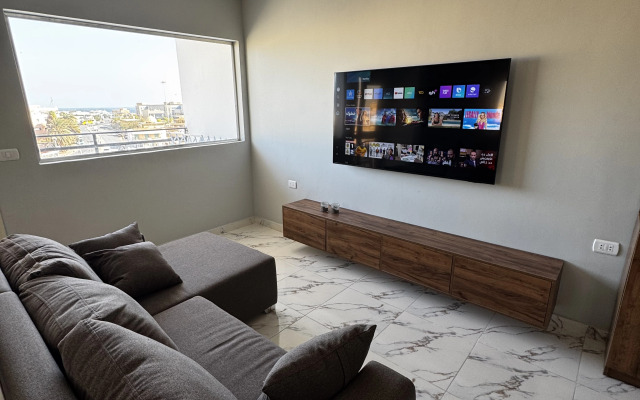 Dizaynerskaya s Vidom na More Flat