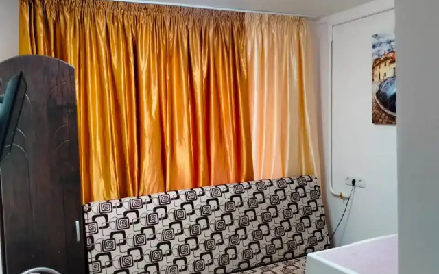 Studiya u Allei Geroyev Apartments