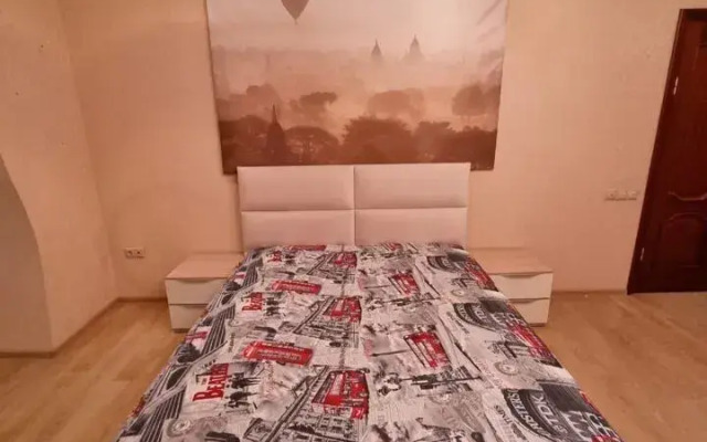 Na Ul. Staronikitskaya 105A Flat