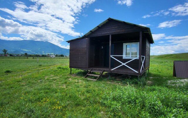 Yozhkiny Dachi Altay Glamping