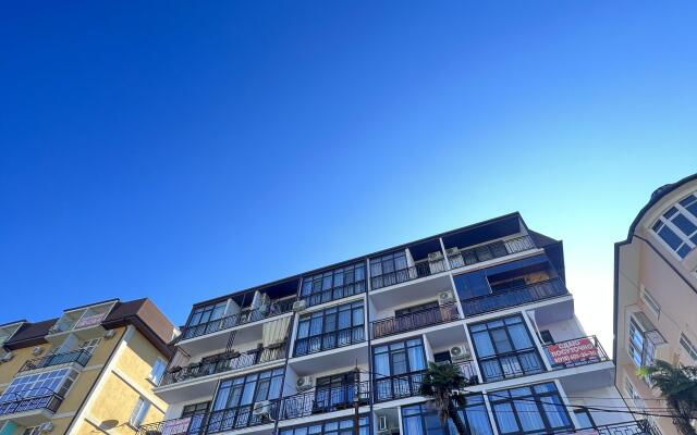 V 100 m ot Morya Centralnoy Sochi Flat