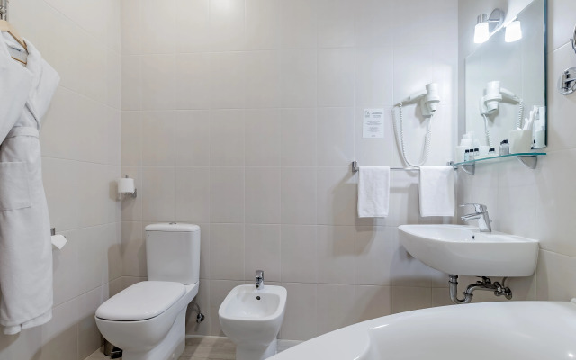 Staryij Dvorik Na Orlovskoj Hotel