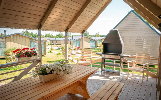 Strawberry Fields Golf Resort Hotel