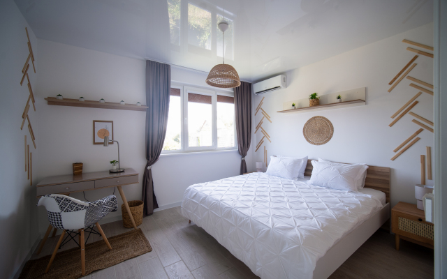 S Basseynom Mansardoy I Vidom Na Gory Private house