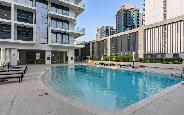 Modern Studio at Paragon Apartments