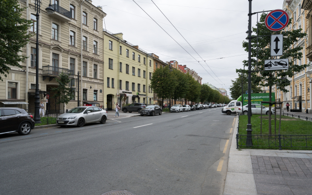 Апартаменты Чайковского 39б