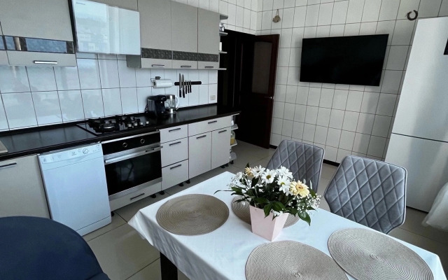 Na Pontiyskoy 16 Guest House