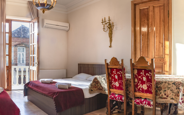 Vedzisi Garden Hotel