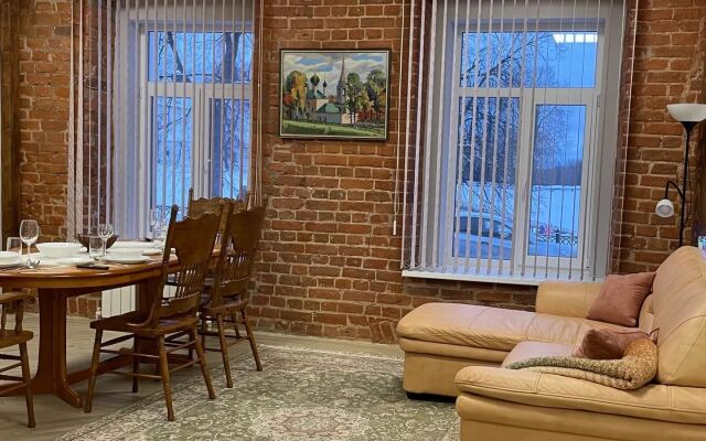 Апартаменты у Кремля в сердце Рубленого города с паркингом во дворе