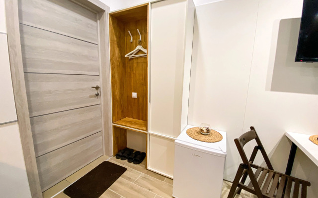 Layf Studiya №2, 17m2, na Tararykova 5 Flat