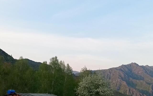 Robinzon04rus Guest House