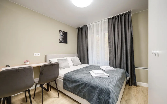 Апартаменты 4 Комфортно И Точка на Симферопольском бульваре 16к1