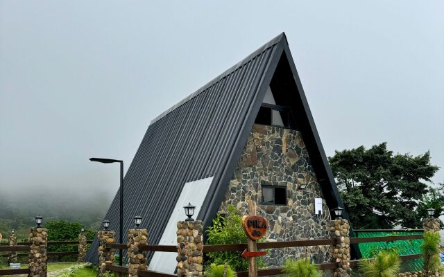 Pika 04 by Pika Cabins Chalet