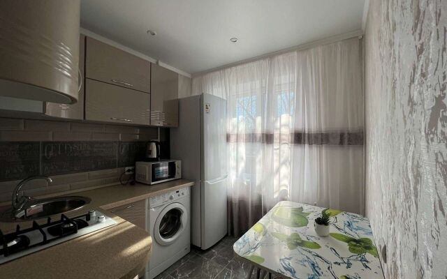 Na Ulitse Botvina 10b Flat