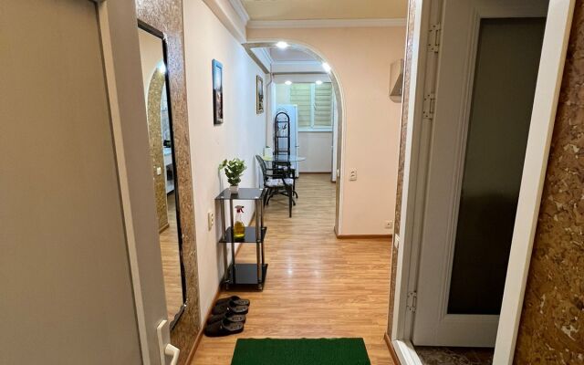 Na Prospekte Tauke Khana 33/3 Apart Hotel