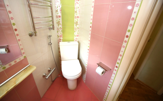Dlya 8mi Gostey Nevsky 5 Apartment