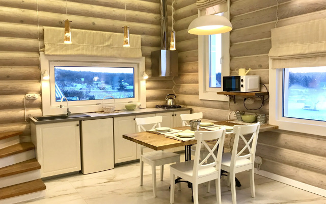 Dom na skale s vidom na ozero Private house