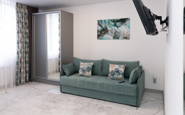 Апартаменты-студия 30 кв.м. с двуспальным диваном и панорамной зоной, 16 этаж