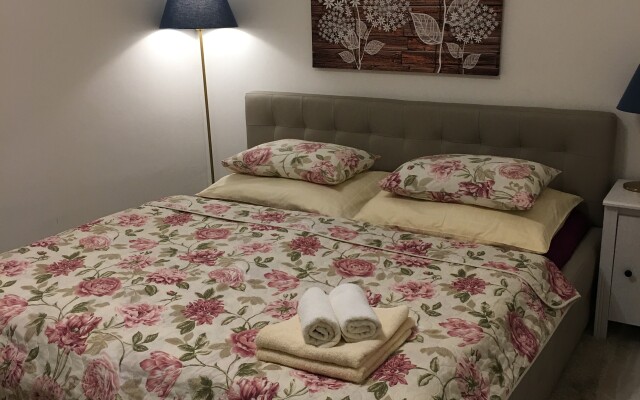 White Home Apart-Hotel