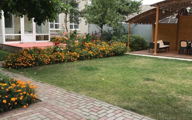 Na Kyizyil-Armeiskoy 17A Private House