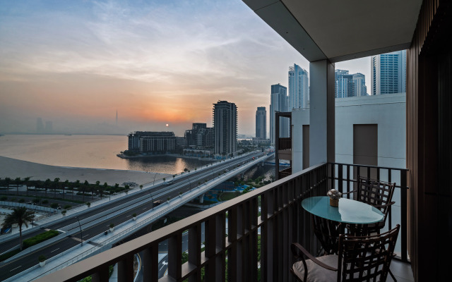 Elegant 2-Bedroom Apartment in Dubai Creek Harbour, Apartments