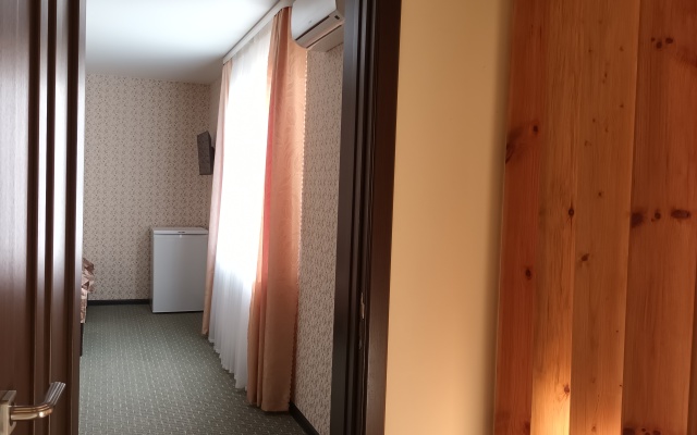 Na Shkolnoy Private house