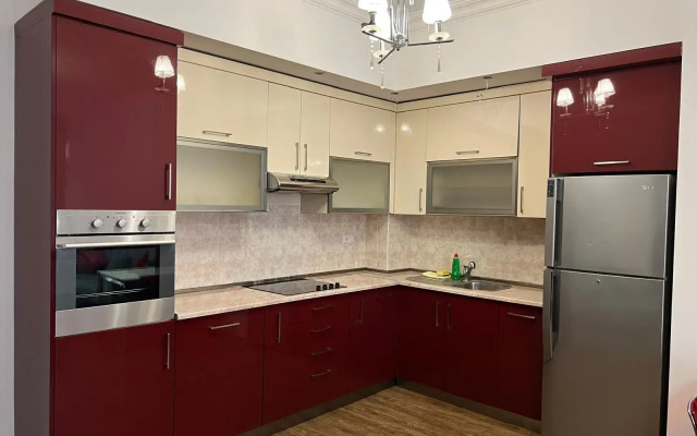 Trekhkomnatnaya Prostornaya na Severnom Prospekte, Hh556 Flat